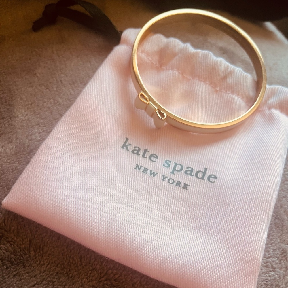 KATE SPADE ♠️ — Bow Bangle - Picture 7 of 8